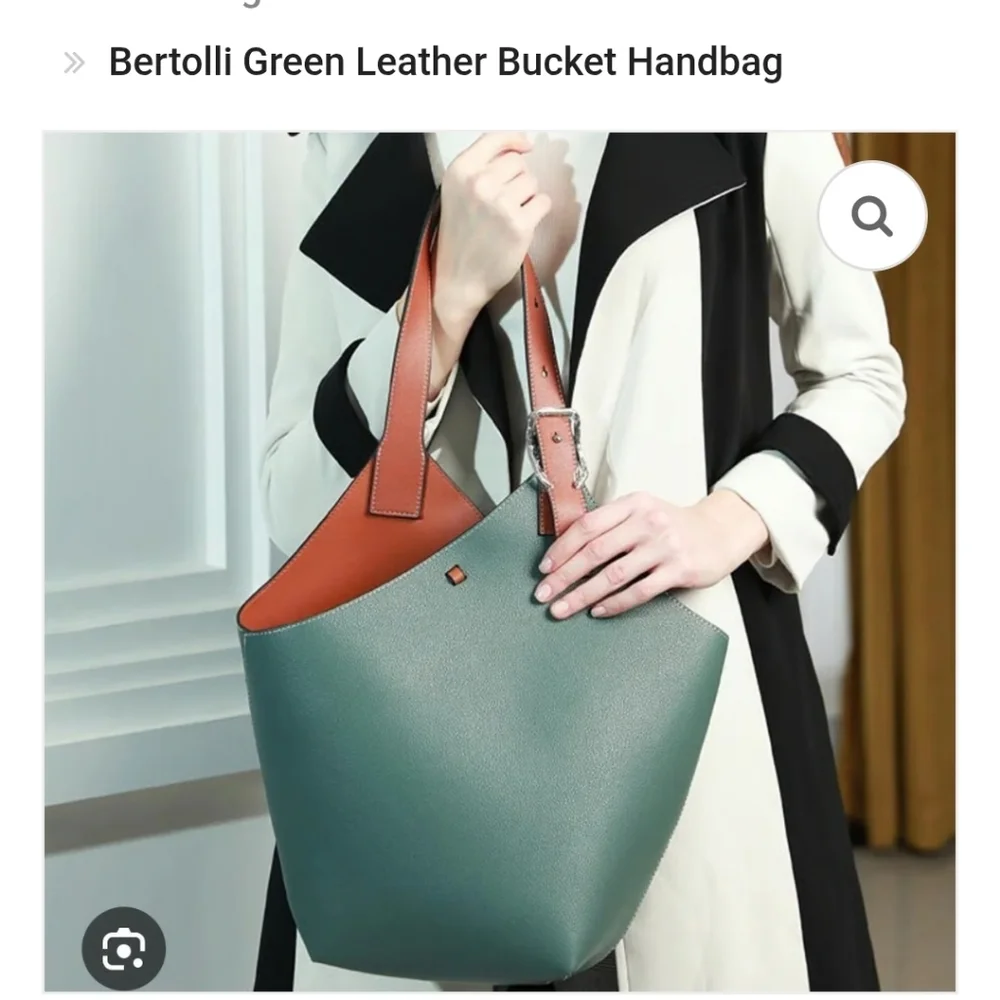 CHLOE BERTOLLI Elegant Green and Tan Leather Bucket Women's Handbag - Picture 3 of 4